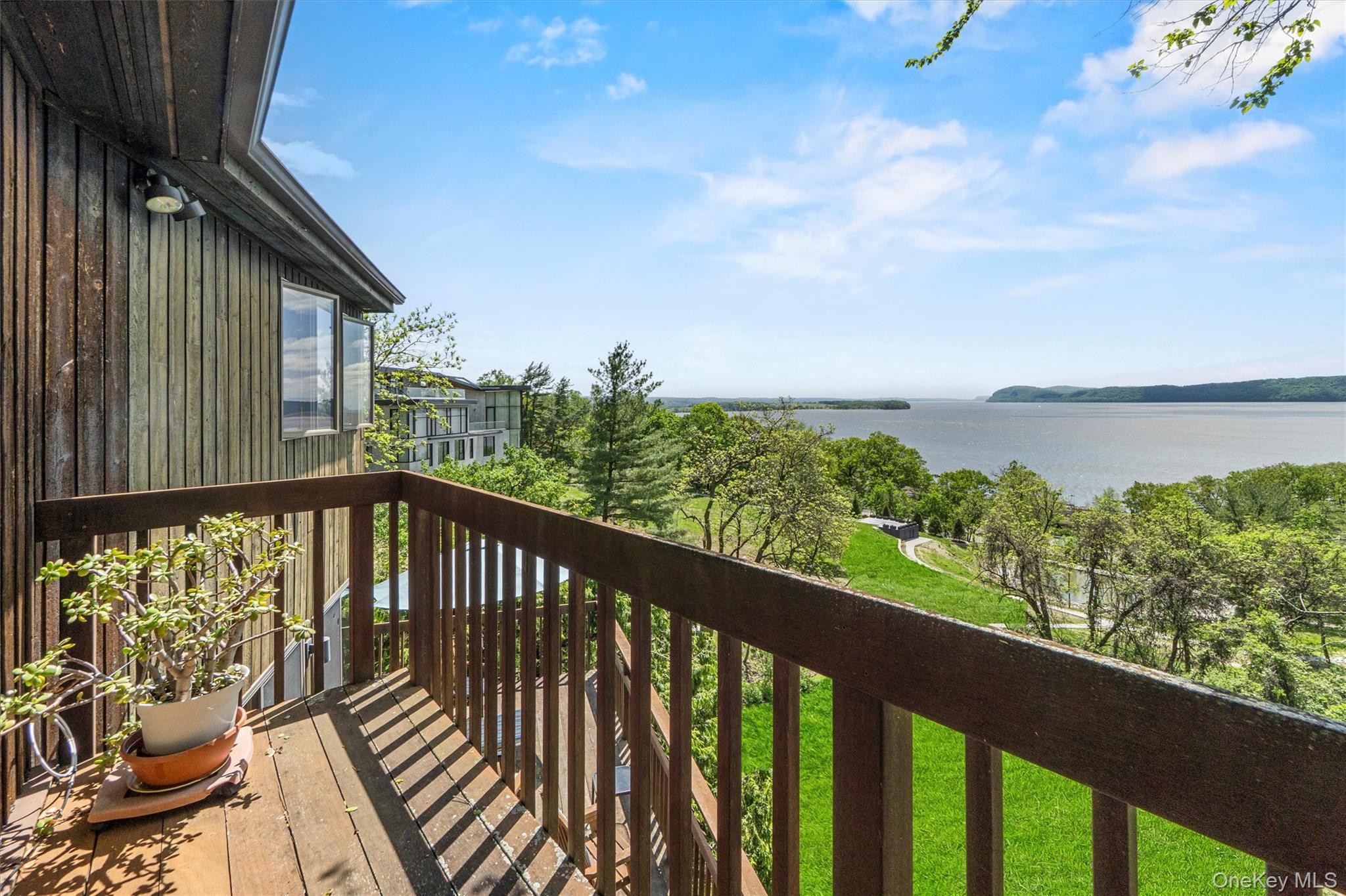 1260 Albany Post Road Property Photo 31