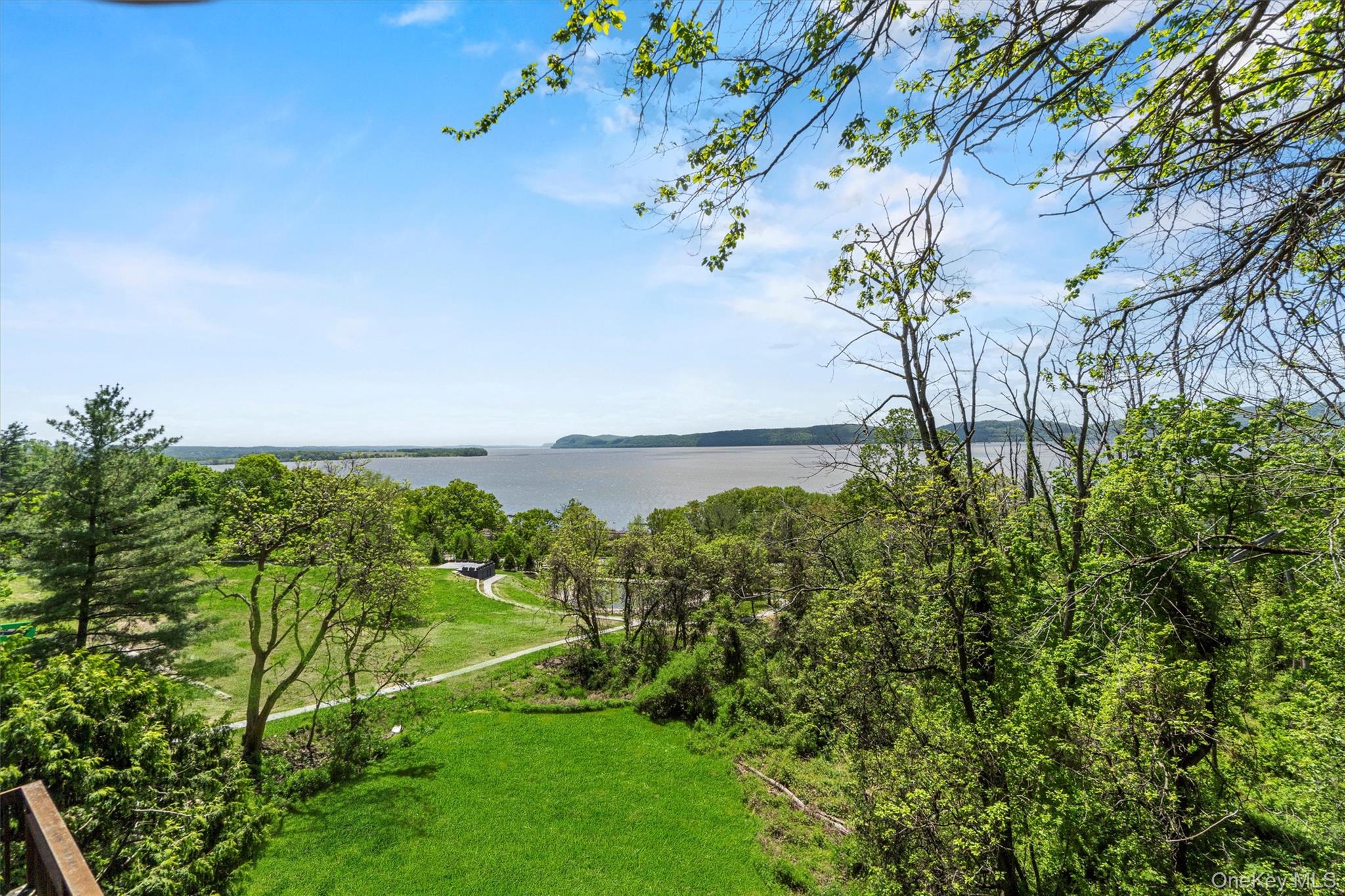 1260 Albany Post Road Property Photo 32