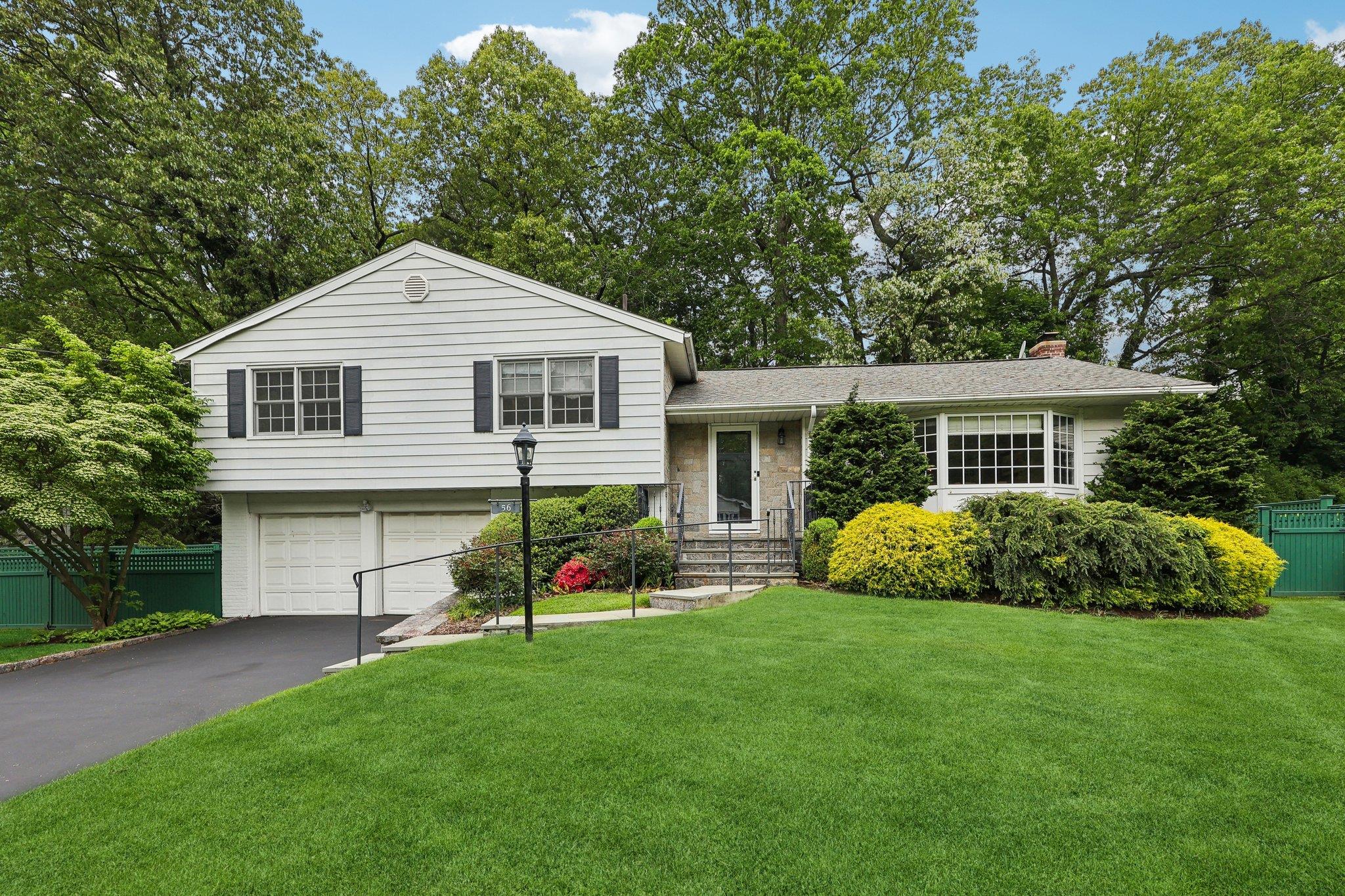 56 Rolling Way Property Photo