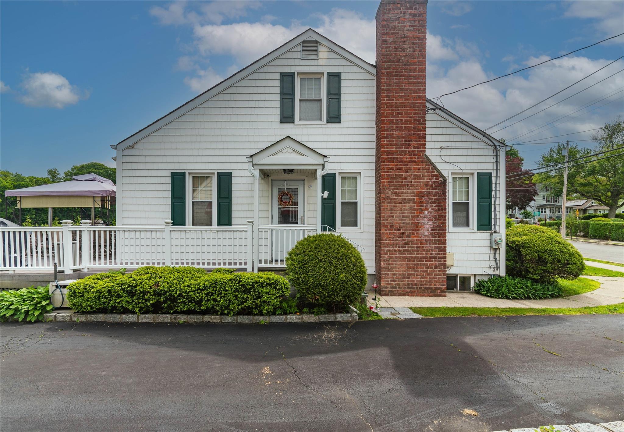 964 Pemart Avenue Property Photo 1