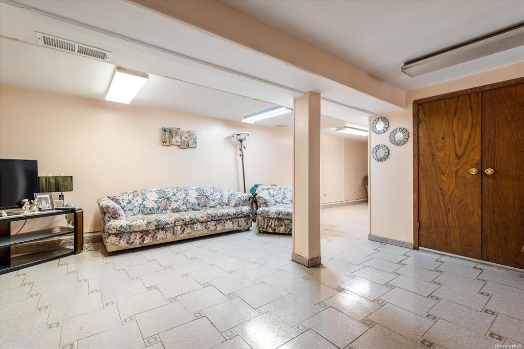 1772 68th Street Property Photo 21