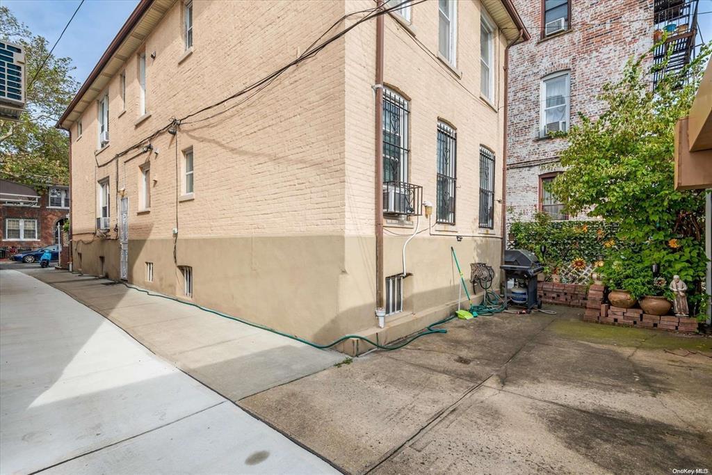 1772 68th Street Property Photo 30
