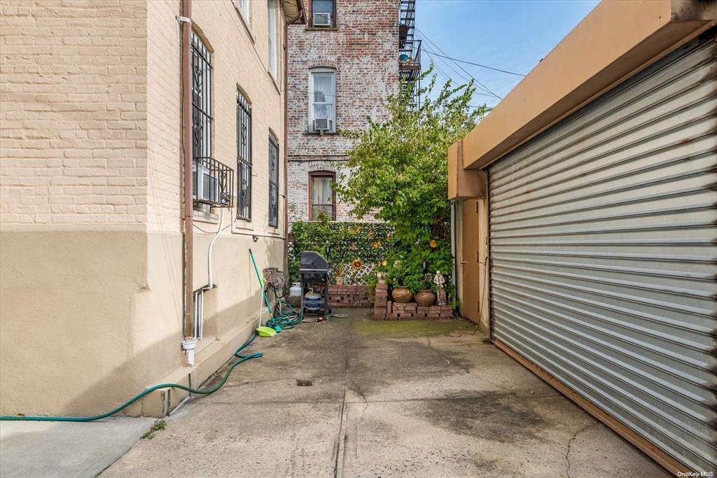 1772 68th Street Property Photo 32