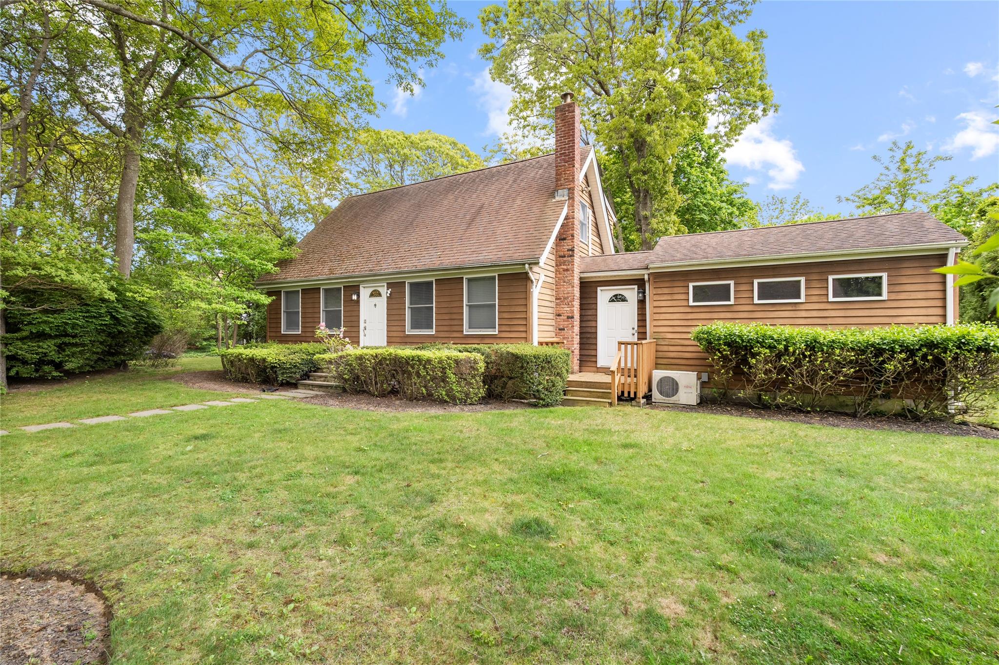 60 Hagerman Ave Property Photo 1