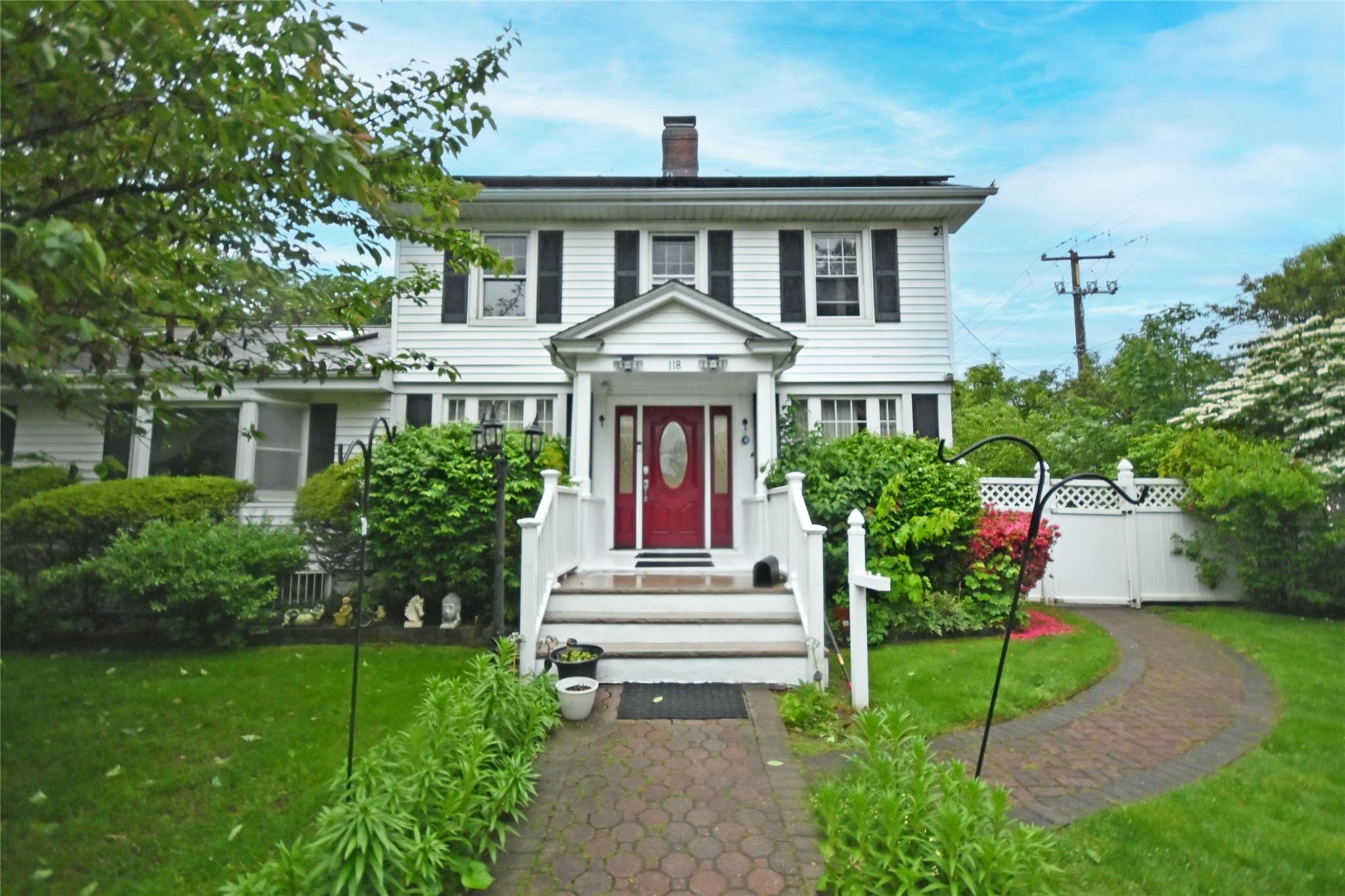 118 Grant Avenue Property Photo 1