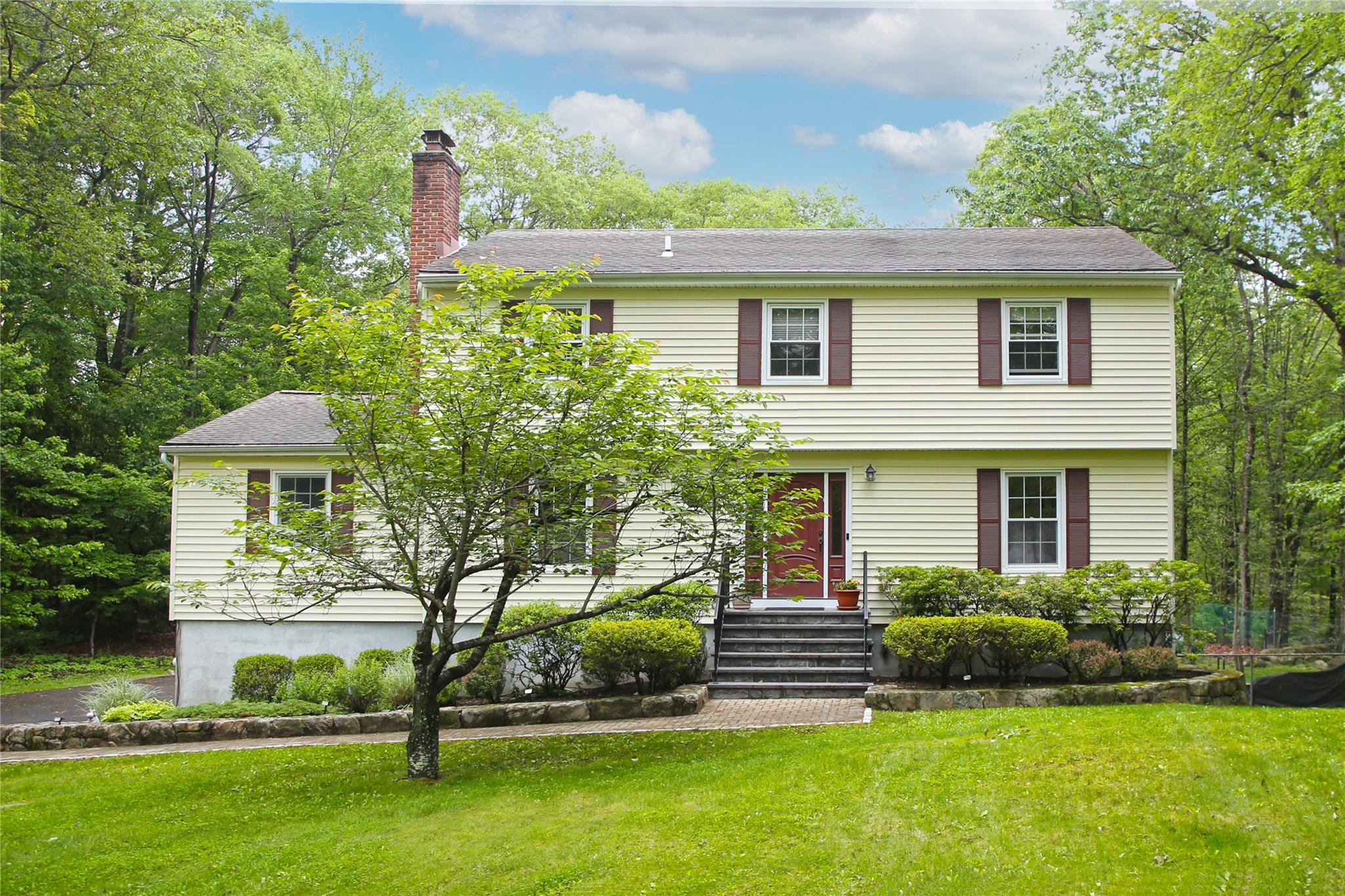 31 Tri Brook Dr Property Photo 1