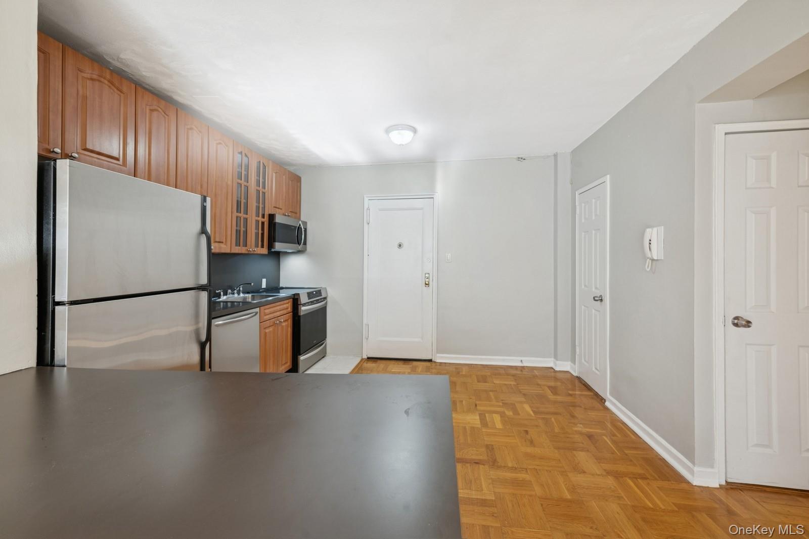 162-21 Powells Cove Boulevard 1m Property Photo 4