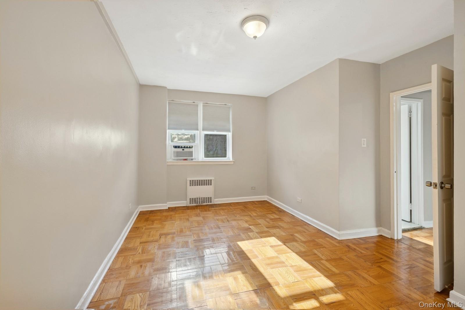 162-21 Powells Cove Boulevard 1m Property Photo 6