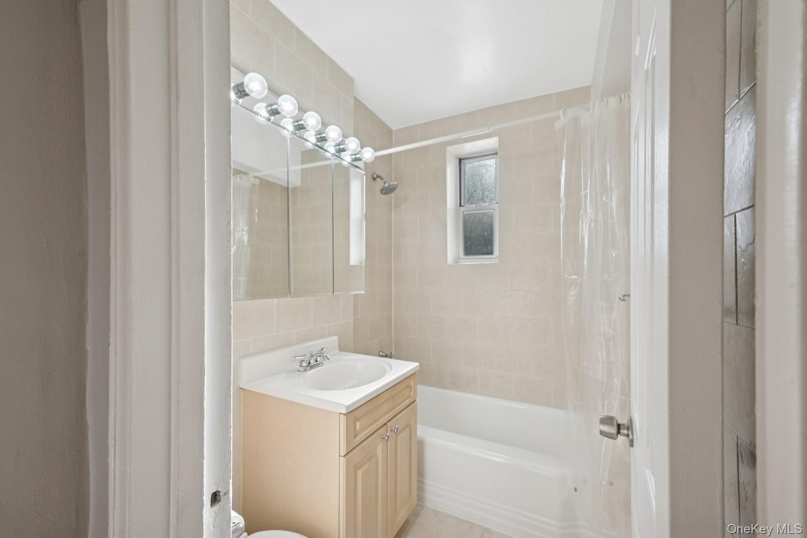 162-21 Powells Cove Boulevard 1m Property Photo 8