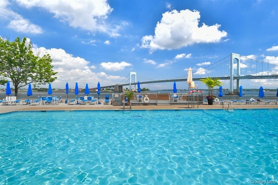162-21 Powells Cove Boulevard 1m Property Photo 11