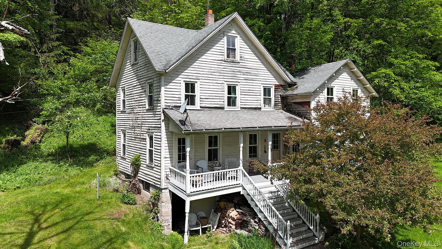 12 Henderson Road Property Photo 2