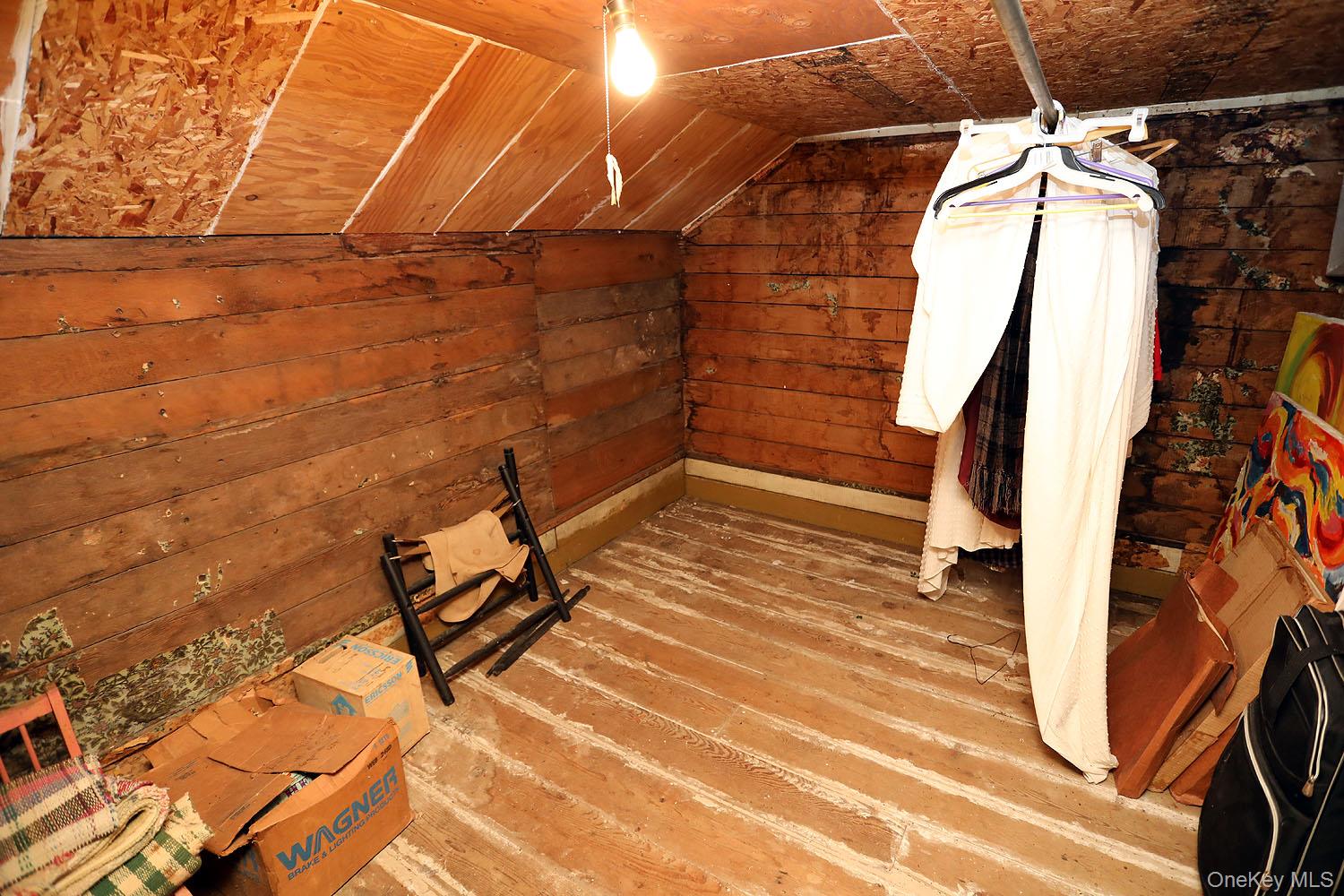 12 Henderson Road Property Photo 19