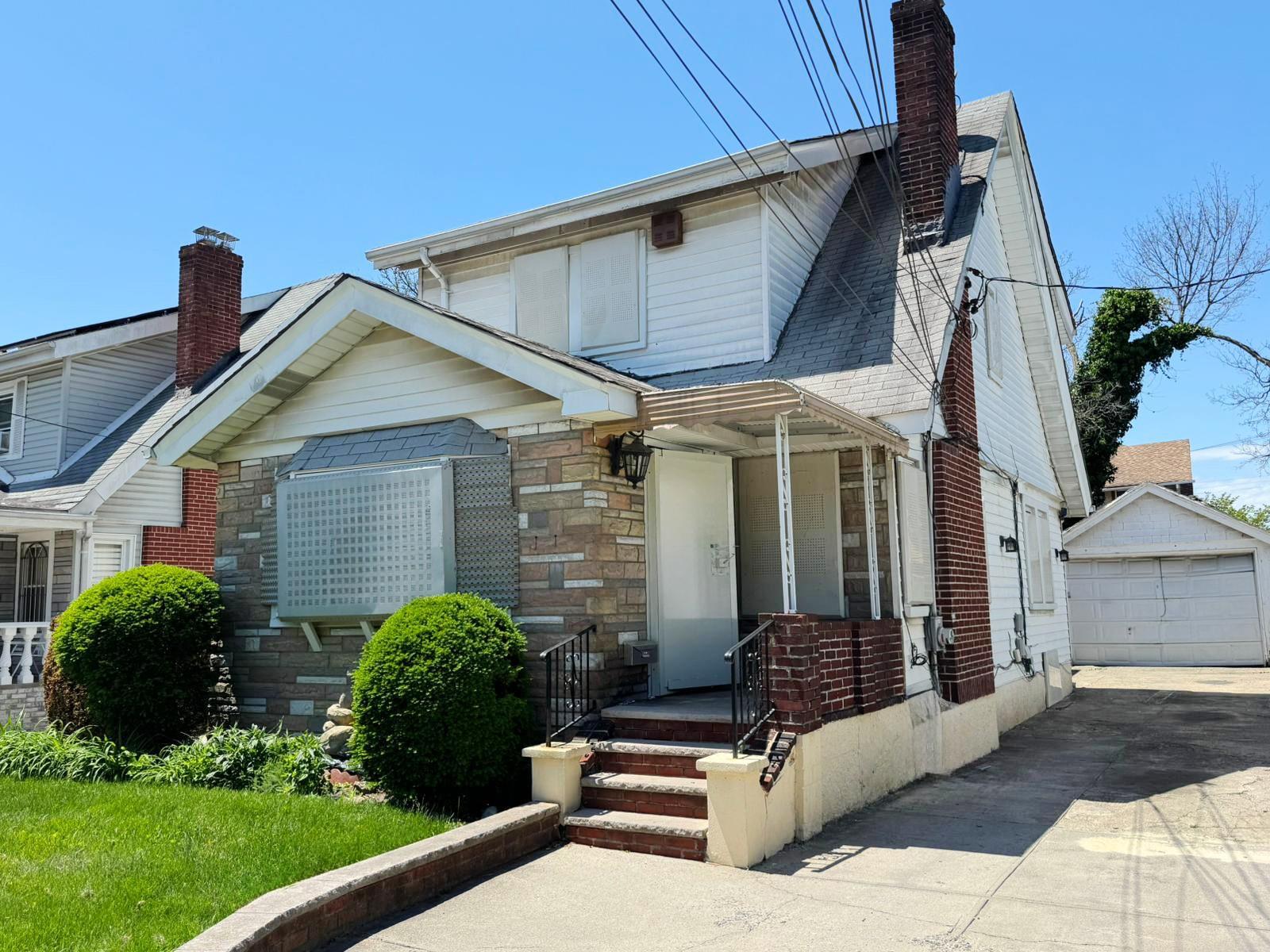 186-39 Ilion Avenue Property Photo 1