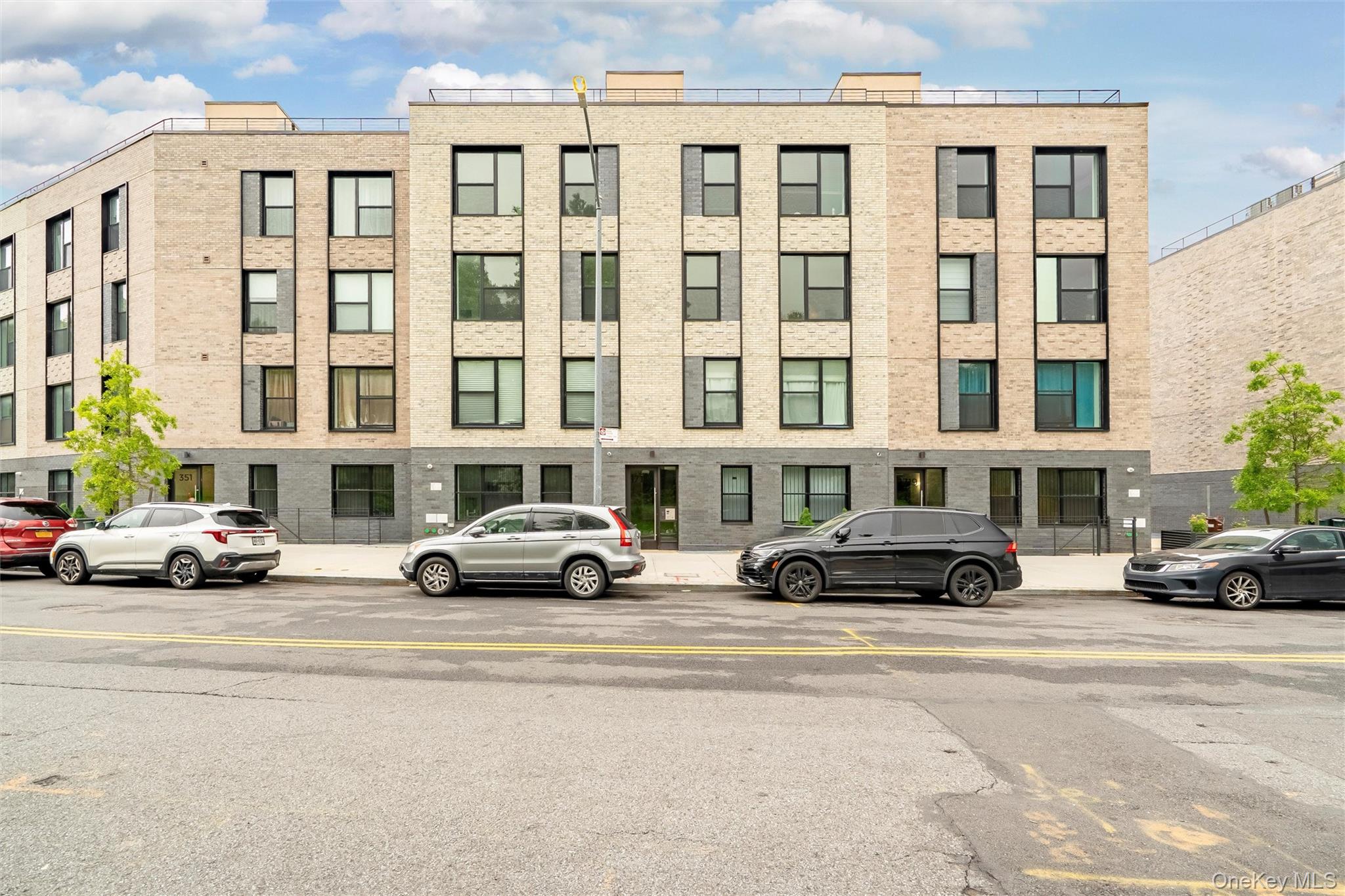 355 Bronx River Avenue 1b Property Photo 1