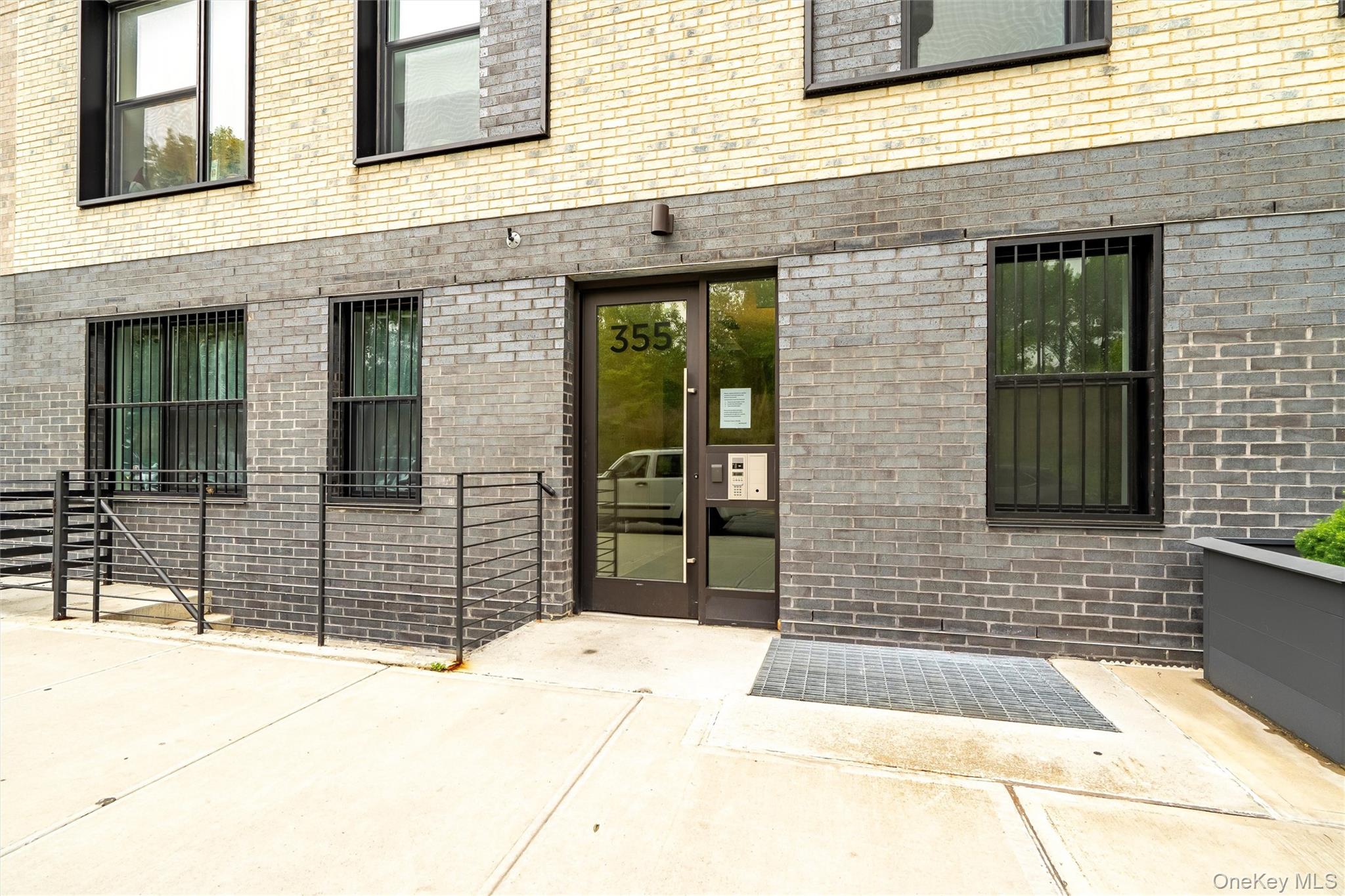 355 Bronx River Avenue 1b Property Photo 4