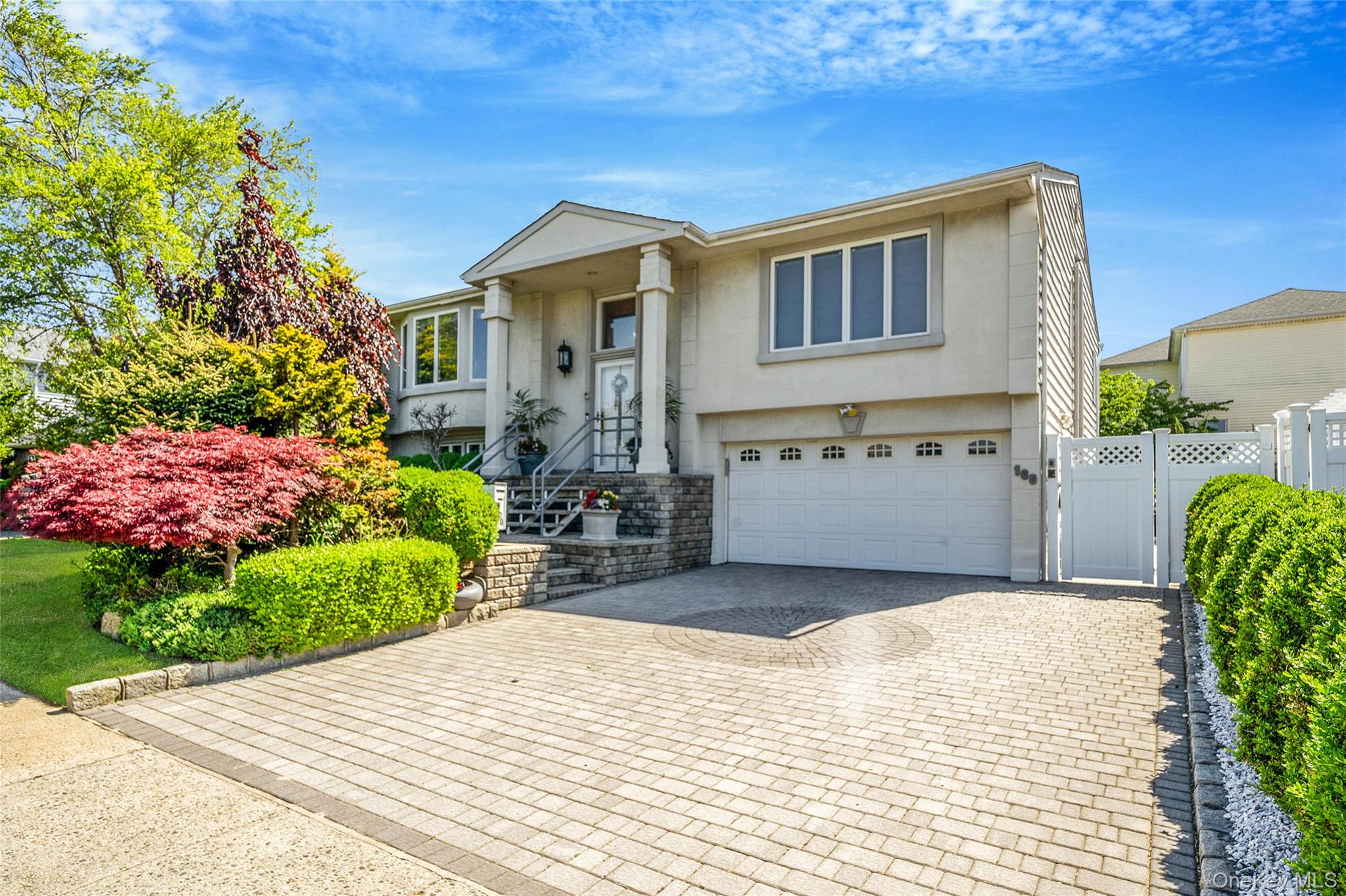 100 Mark Lane Property Photo 1