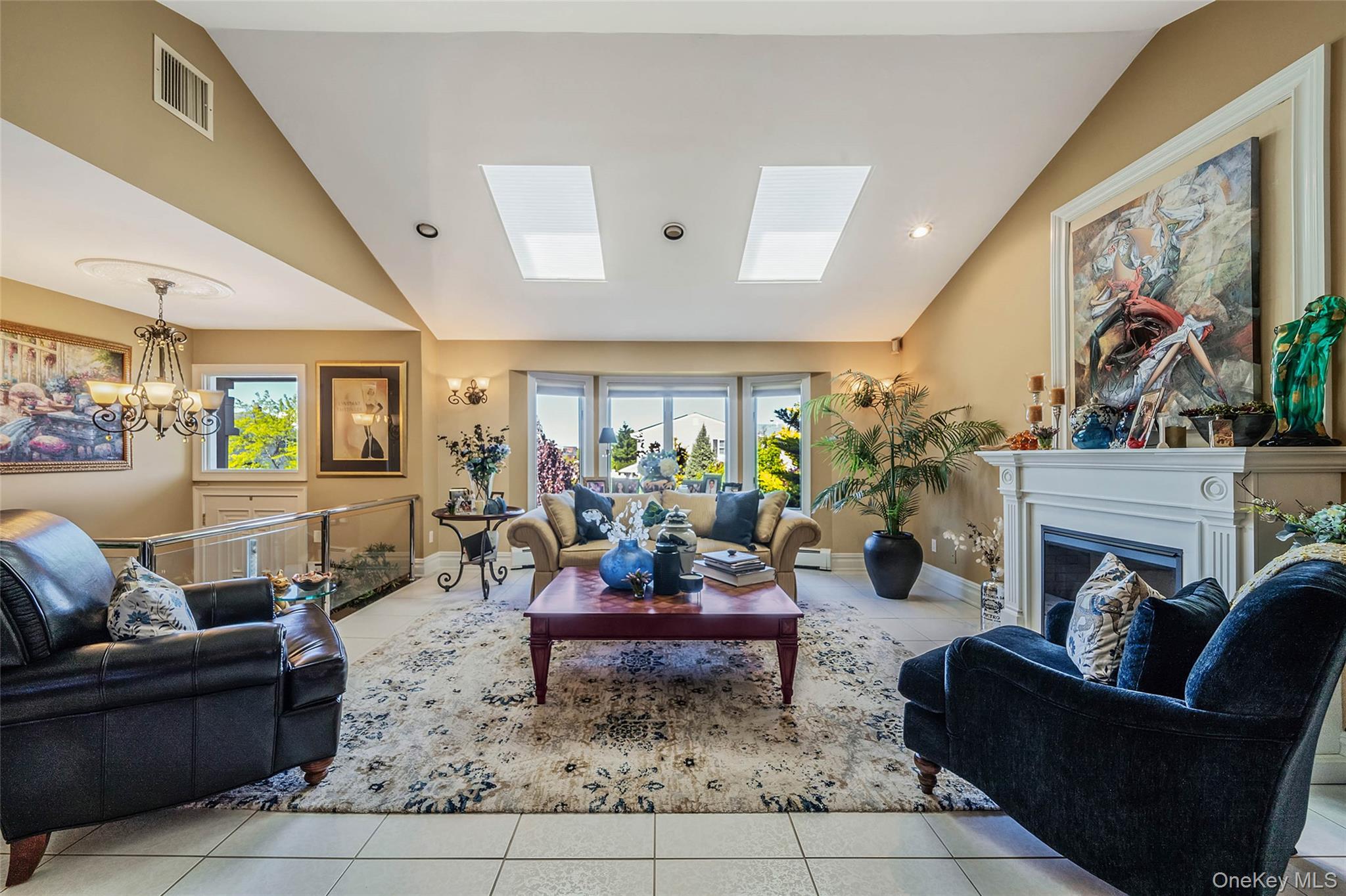 100 Mark Lane Property Photo 7