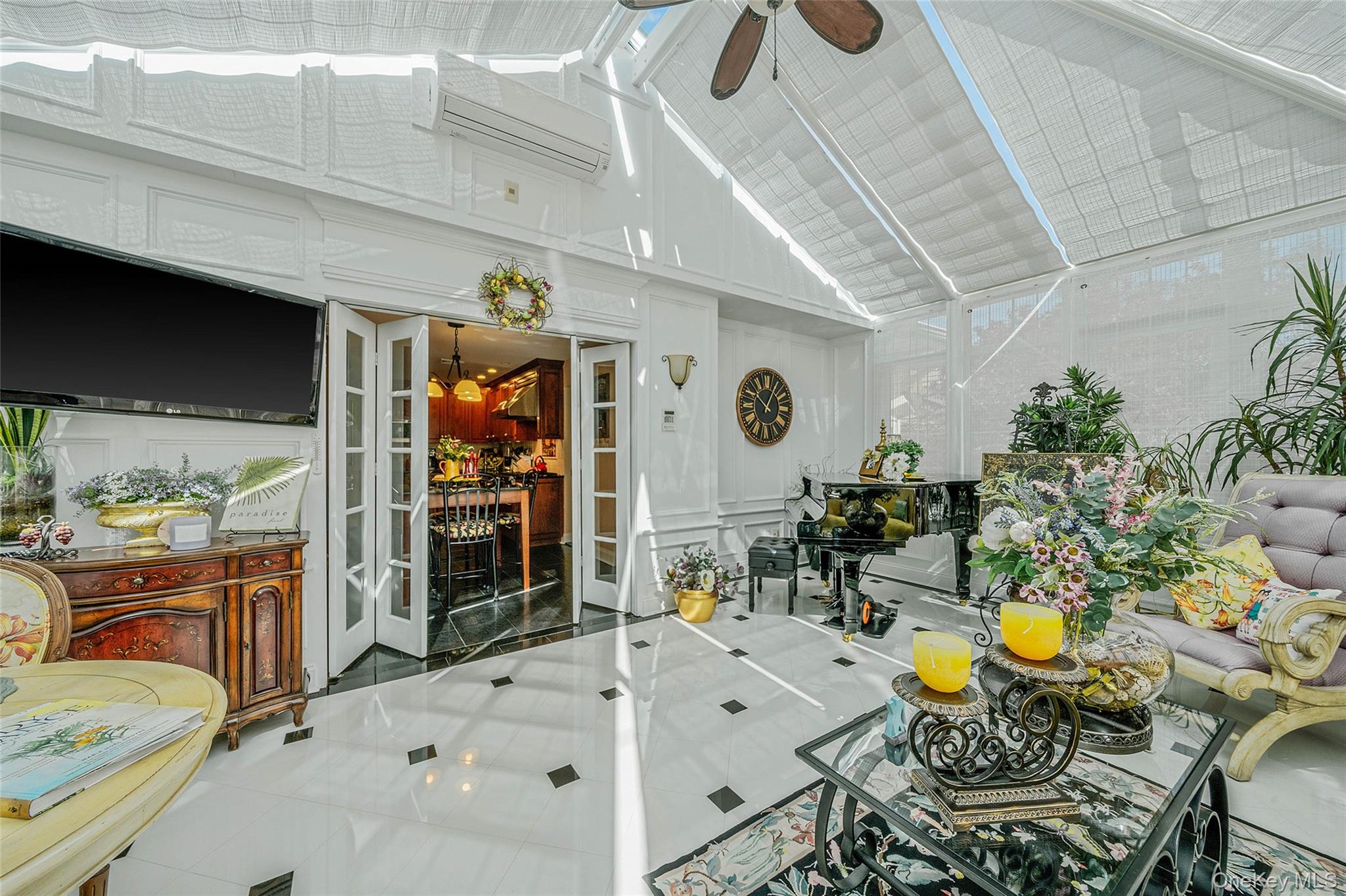 100 Mark Lane Property Photo 18