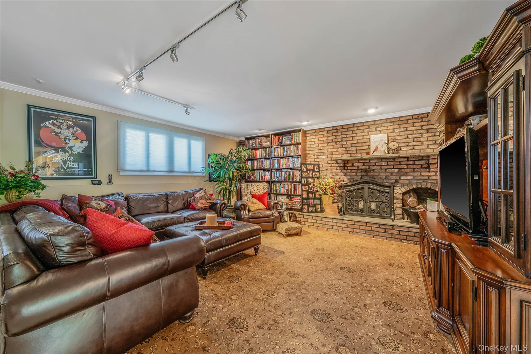 100 Mark Lane Property Photo 29