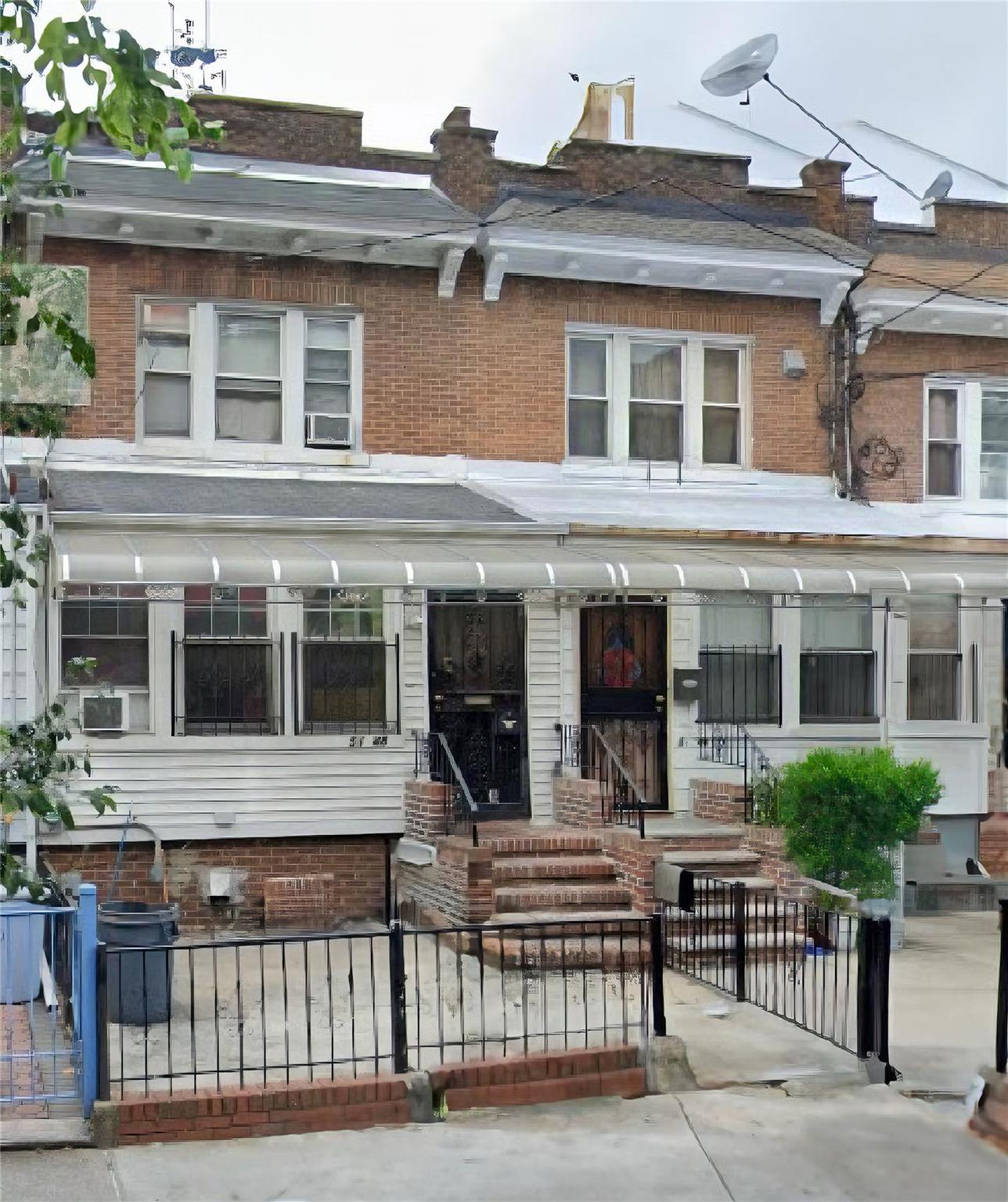 51-48 Simonson Street Property Photo 1