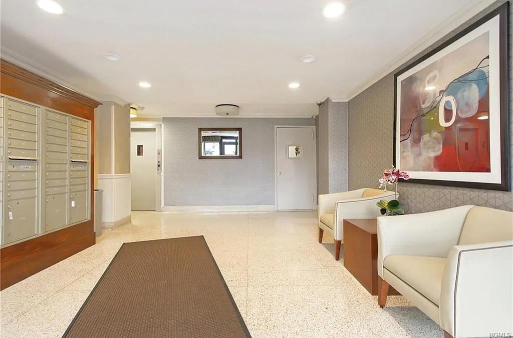 1122 Yonkers 1e Property Photo 2