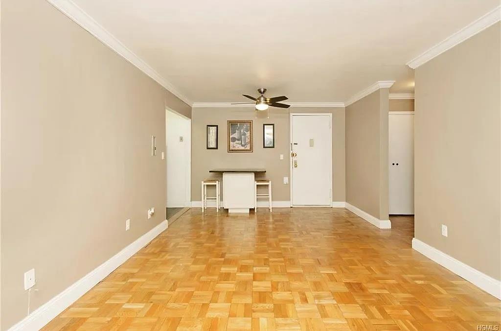 1122 Yonkers 1e Property Photo 4