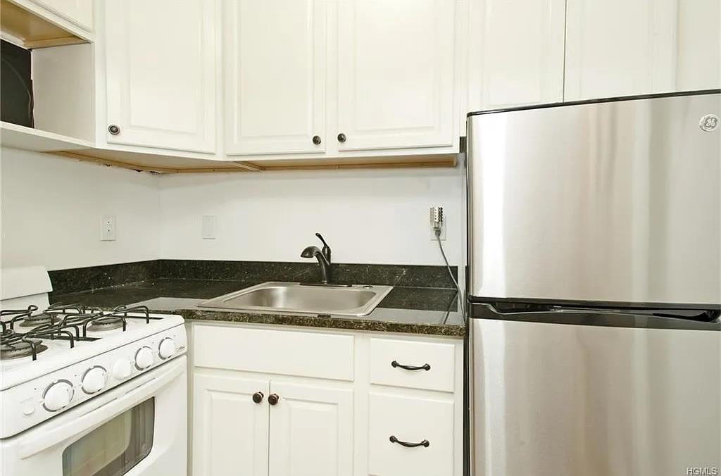 1122 Yonkers 1e Property Photo 8