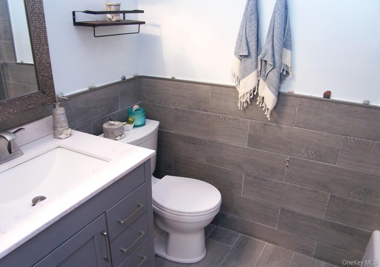 51 Rocky Point Yaphank Rd 5 Property Photo 9