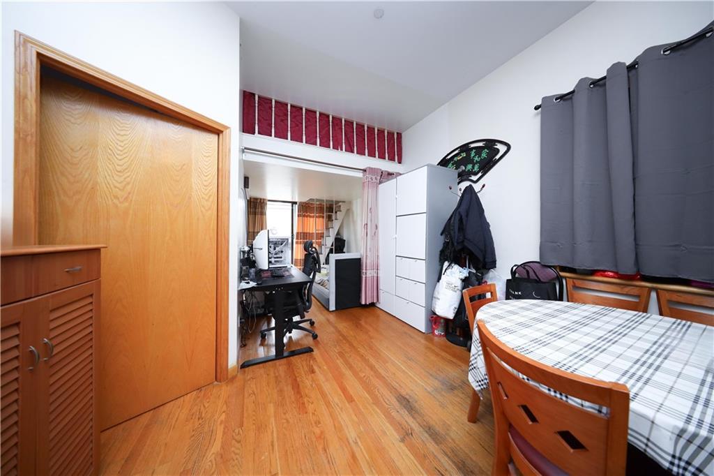 462 52nd Street 2d Property Photo 7
