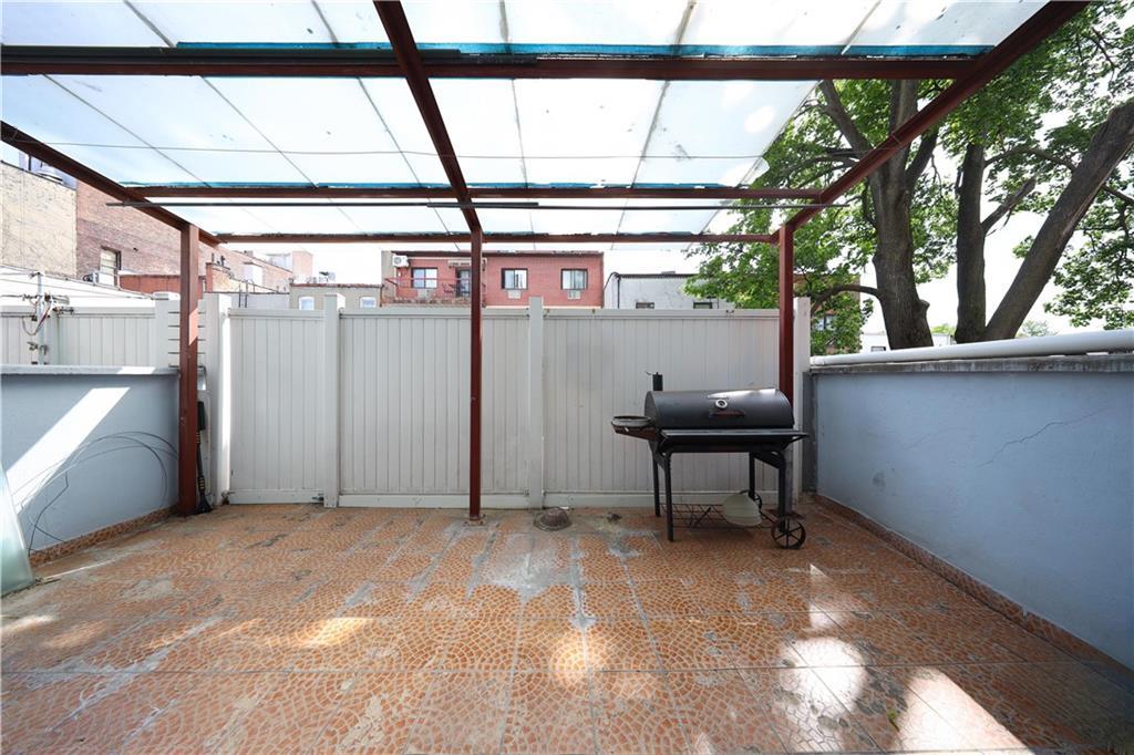 462 52nd Street 2d Property Photo 12