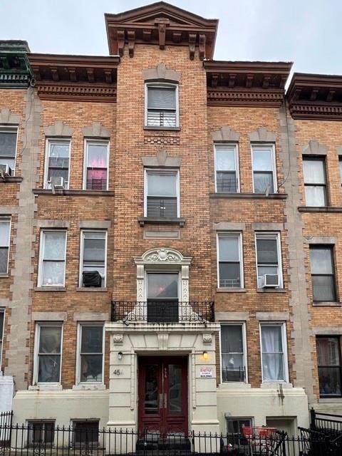 456 E 40th Street