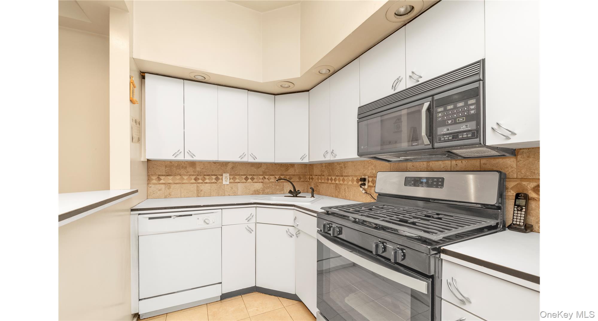 160-15 Powells Cove Boulevard D203 Property Photo 5