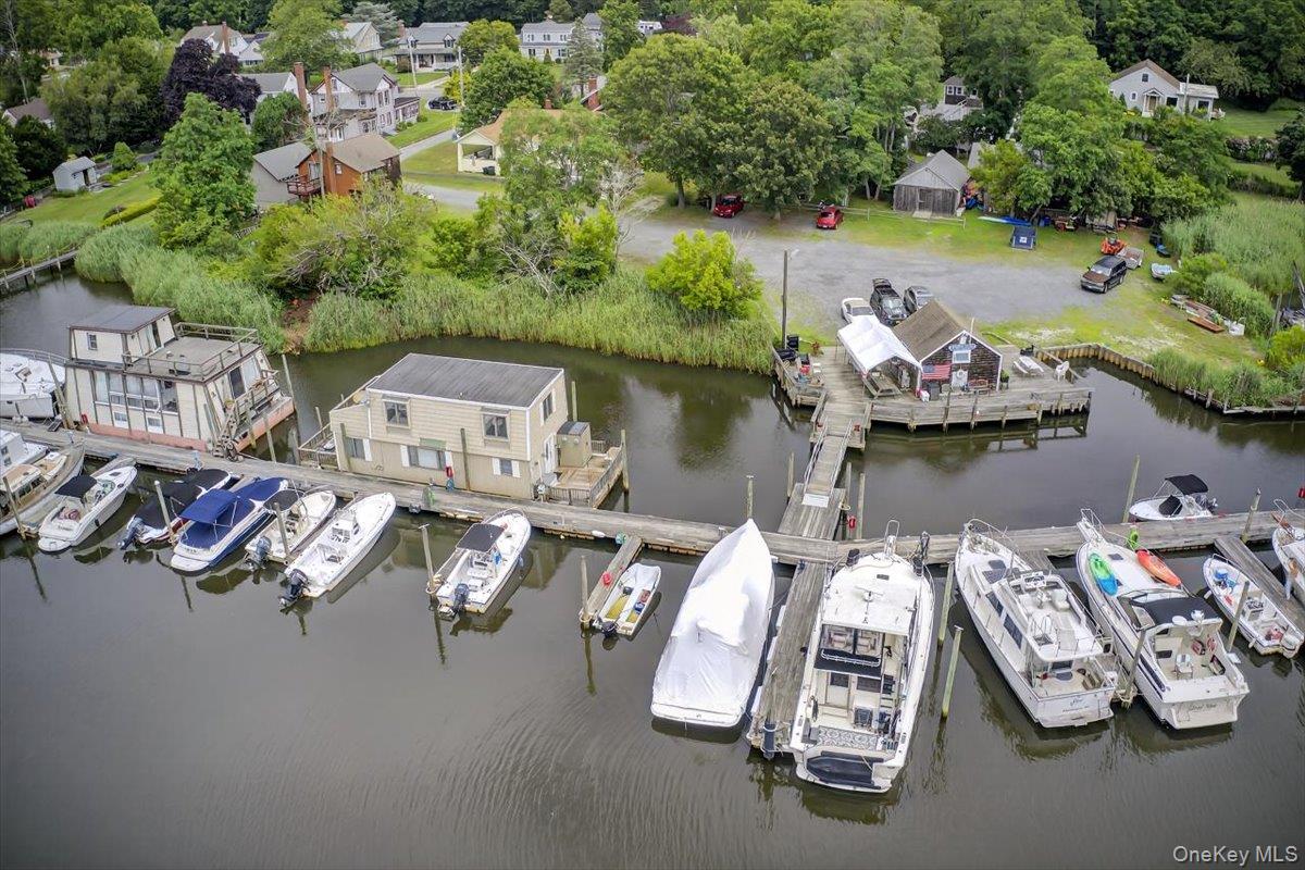 149 C Riverside Drive Property Photo 8