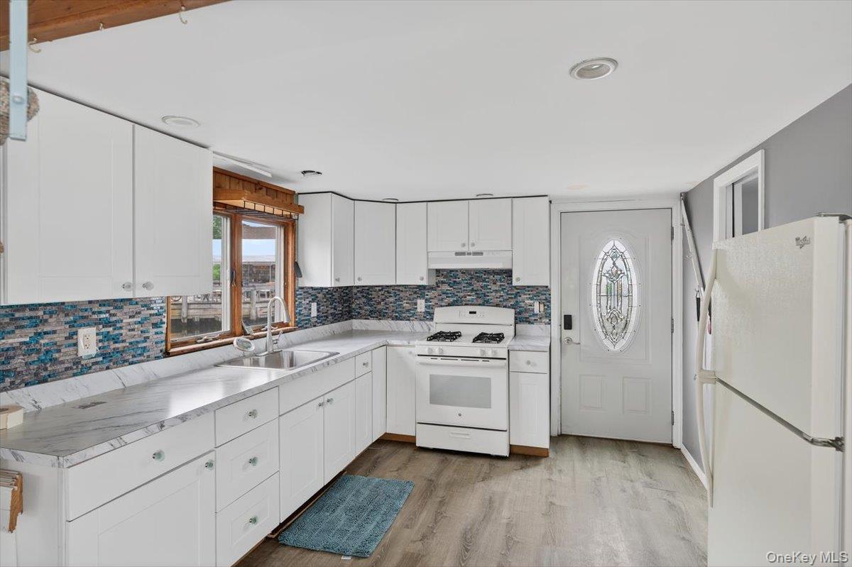 149 C Riverside Drive Property Photo 11