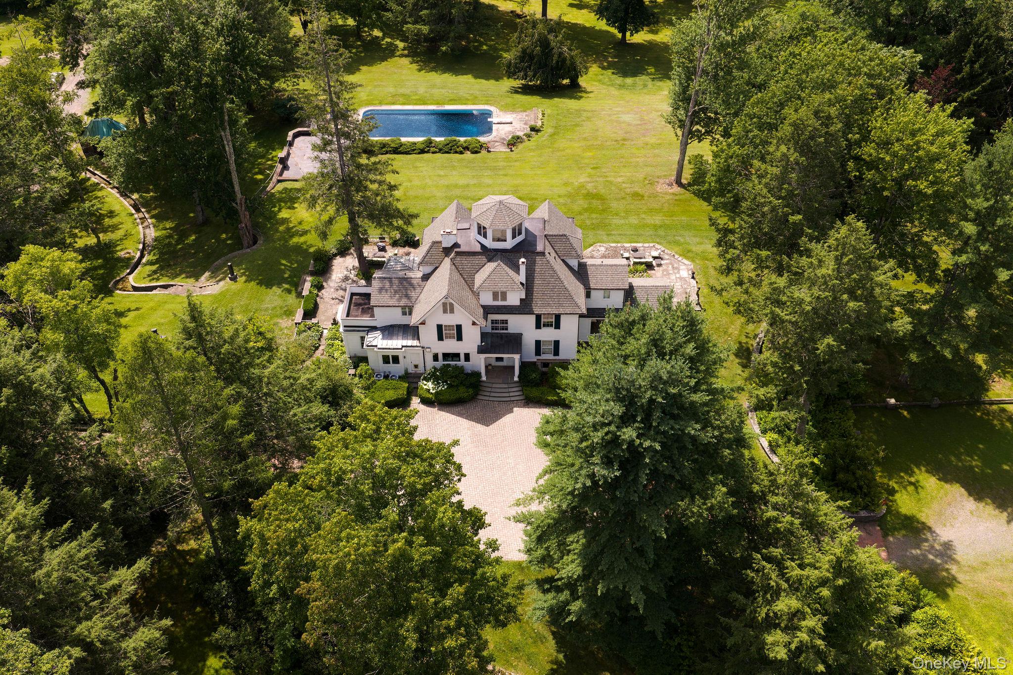 390 Erpf Road Property Photo 1