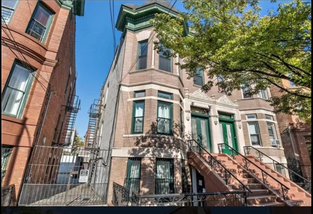 866672 Property Photo 1