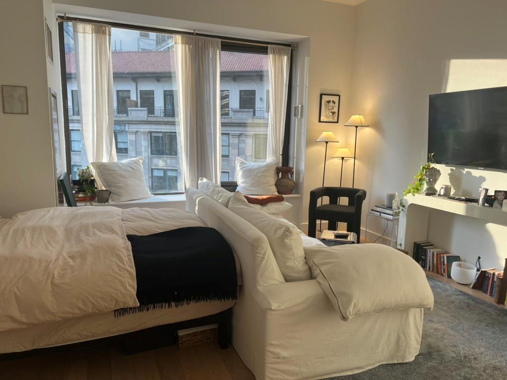 75 Wall St Property Photo 1