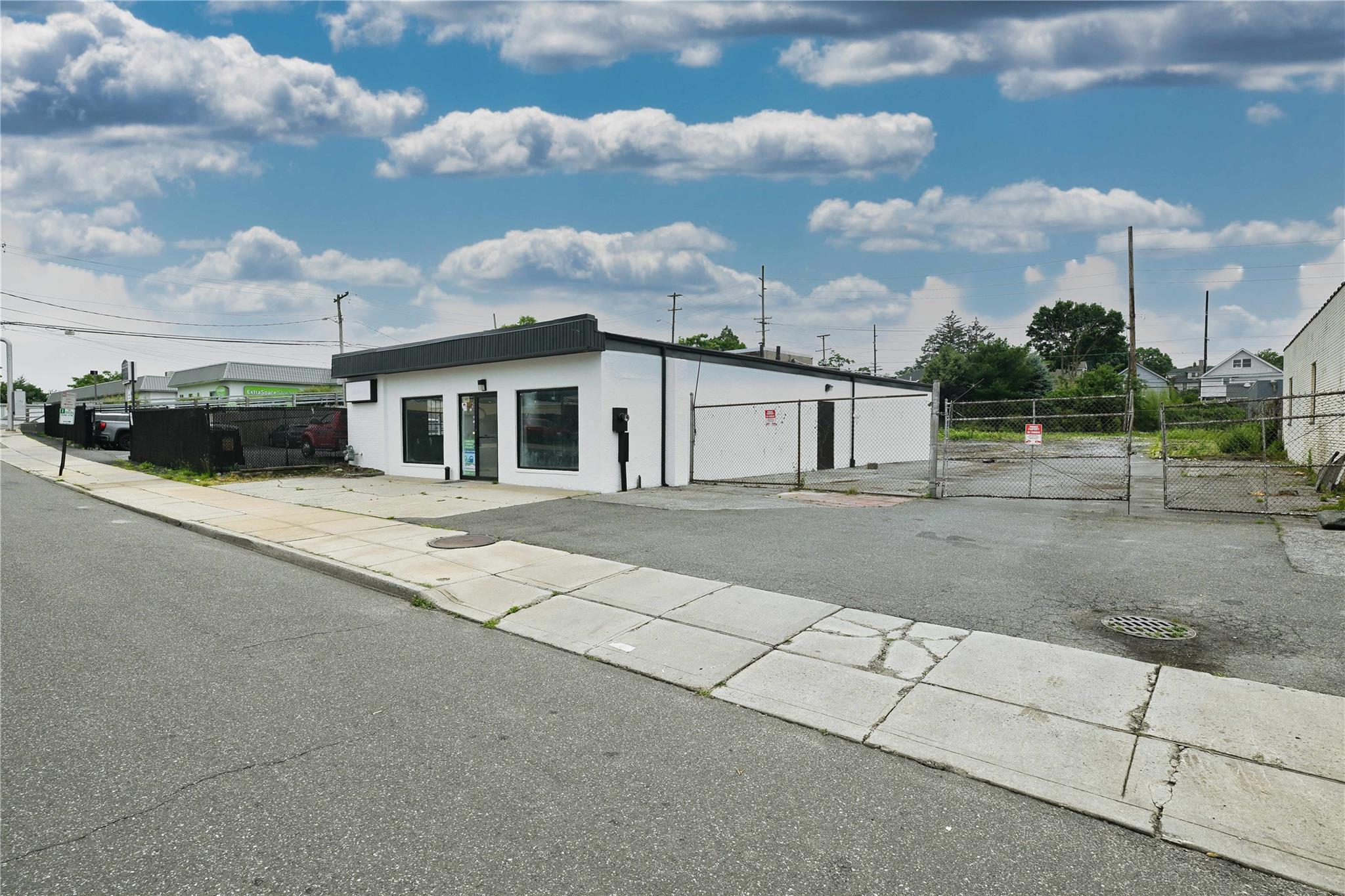 88 S Bayles Avenue Property Photo 12