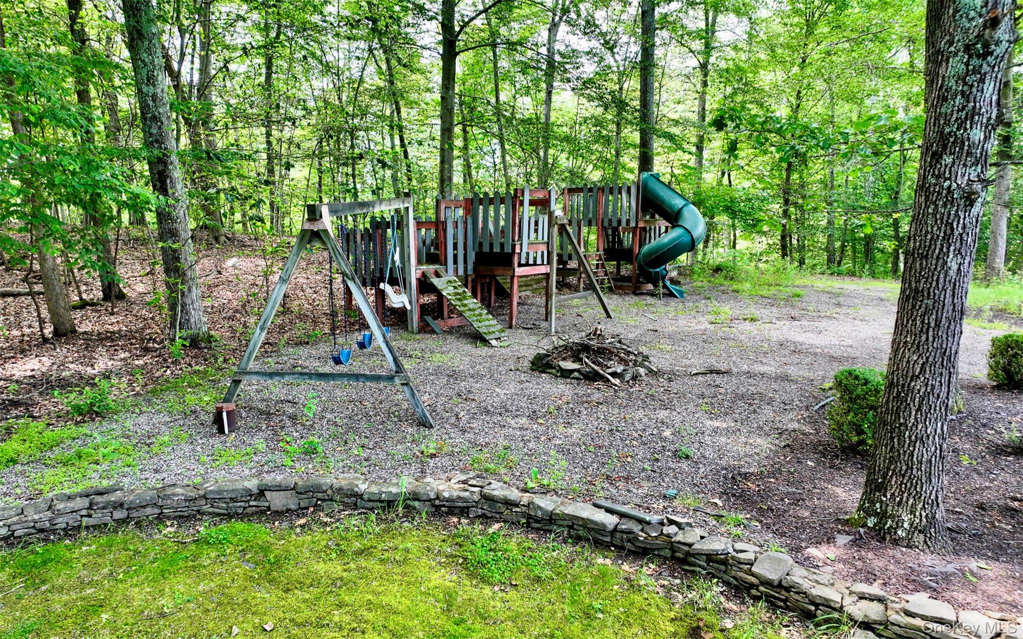 75 Susan Lane Property Photo 21