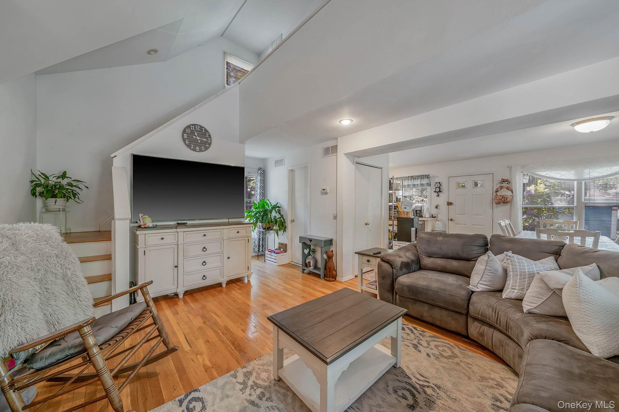 28 Huntting Road Property Photo 5