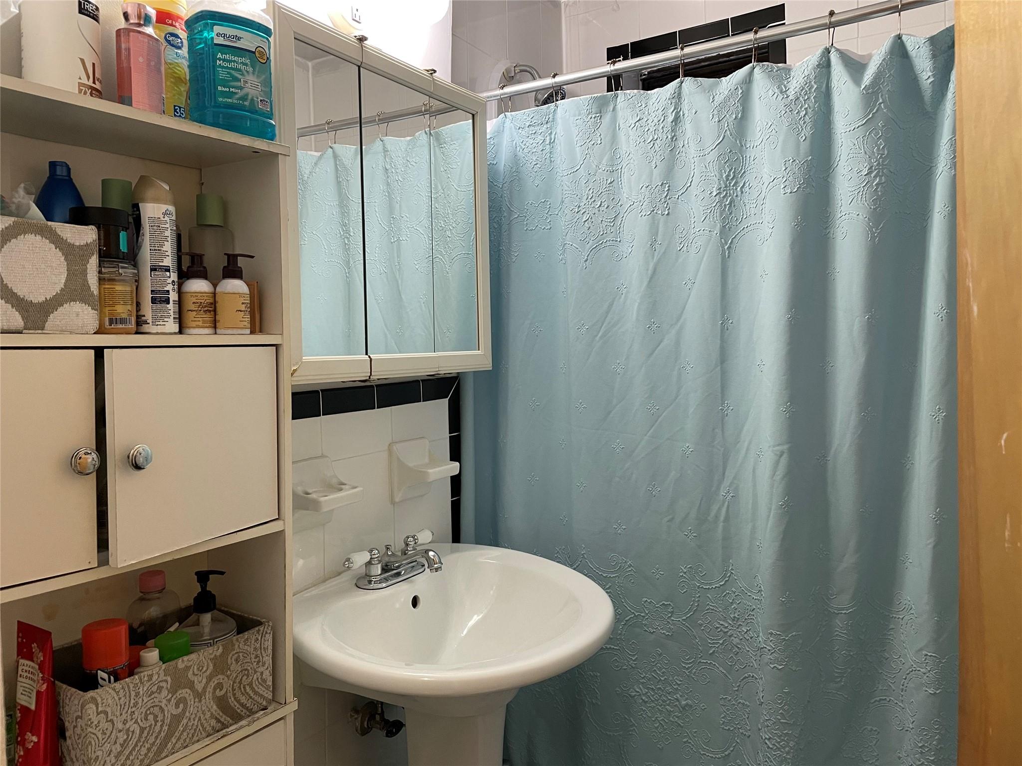 87-70 173rd Street 5e Property Photo 5