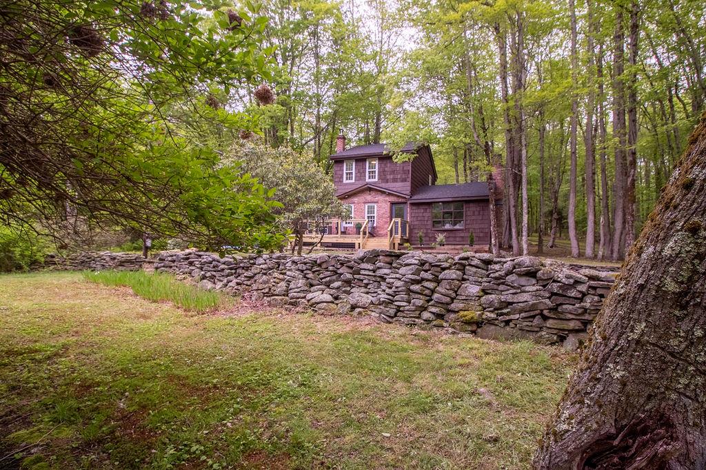 22 Mount Laurel Road Property Photo 1