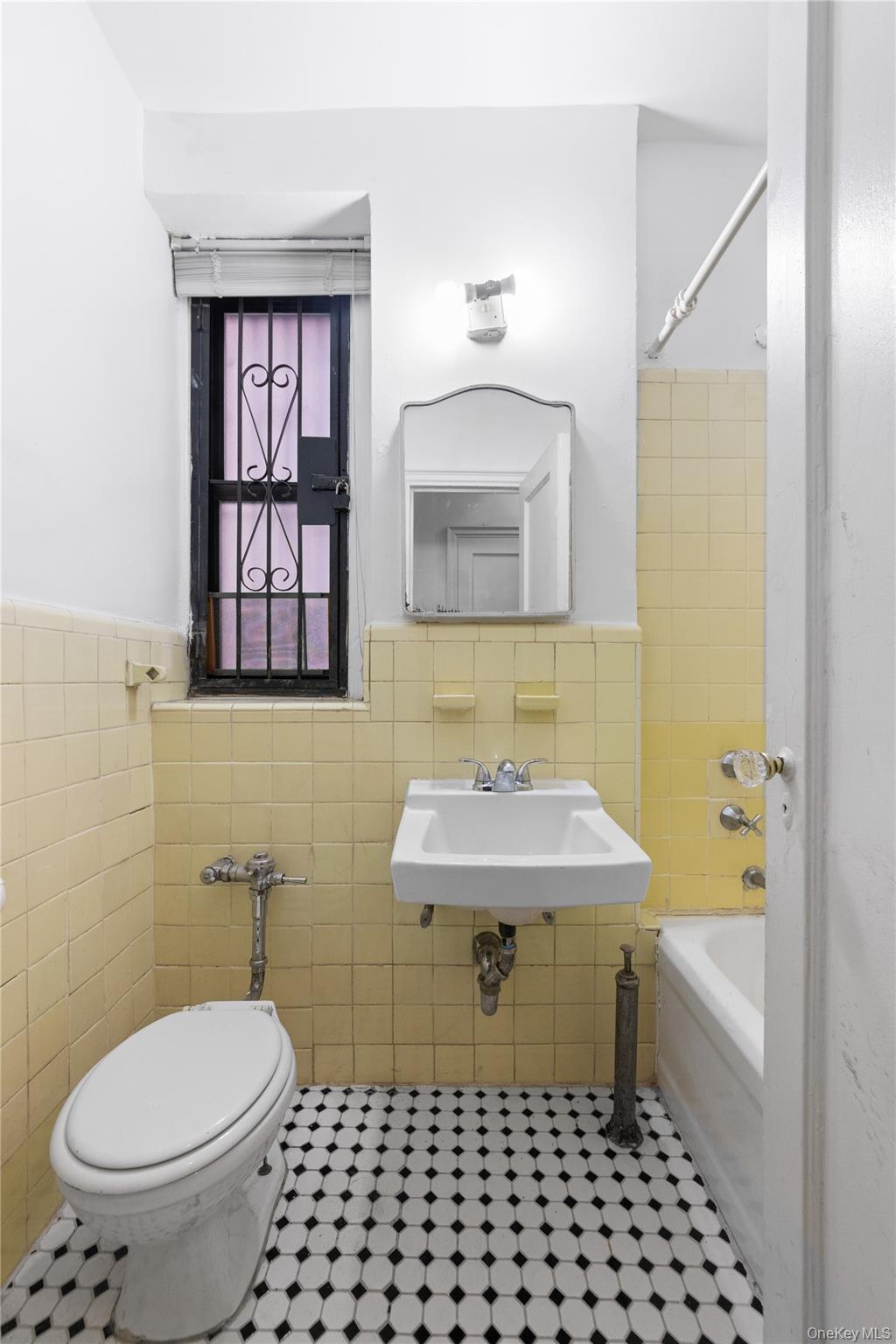 3000 Valentine Avenue 1d Property Photo 8