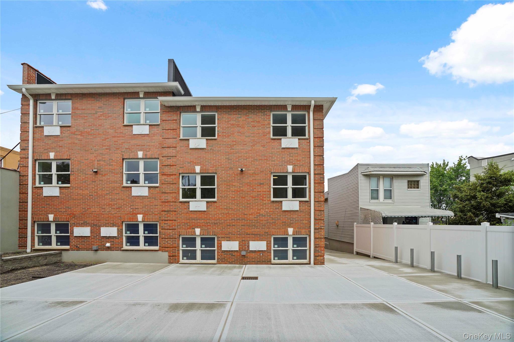 6014 Menahan Street Property Photo 9