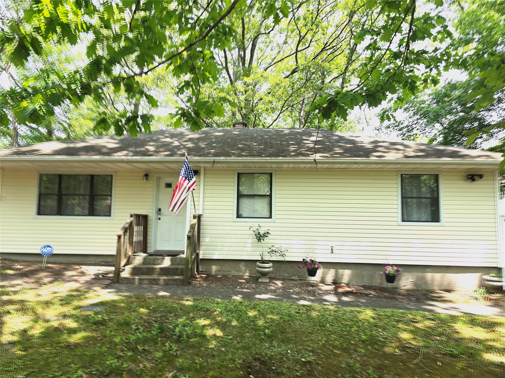 151 Shinnecock Avenue Property Photo 1