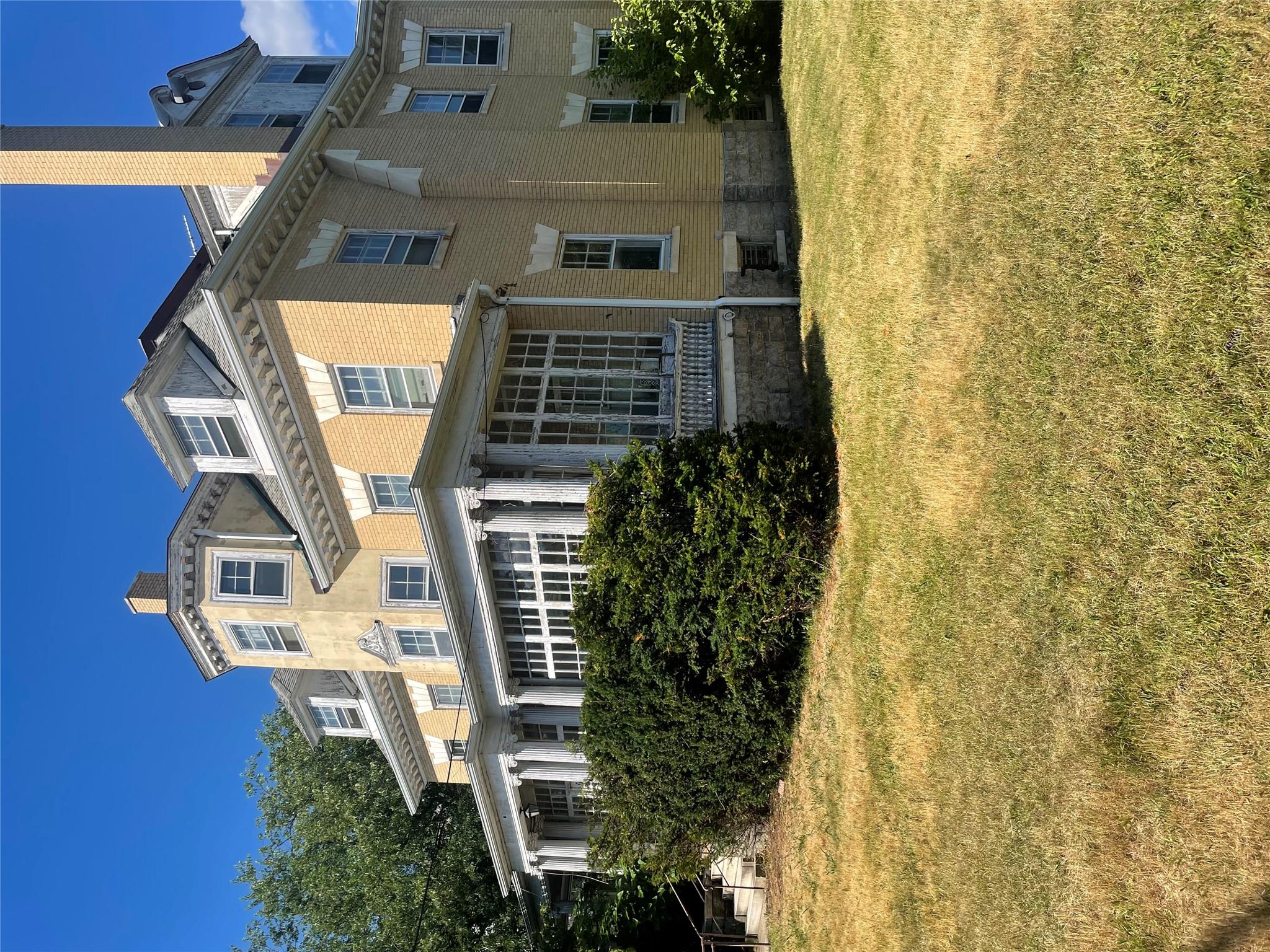 165 Summit Avenue Property Photo 1