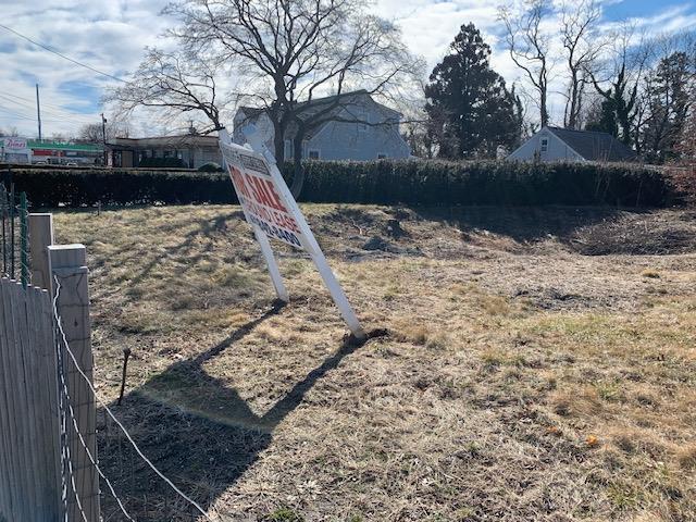 770 N Broadway Property Photo 2