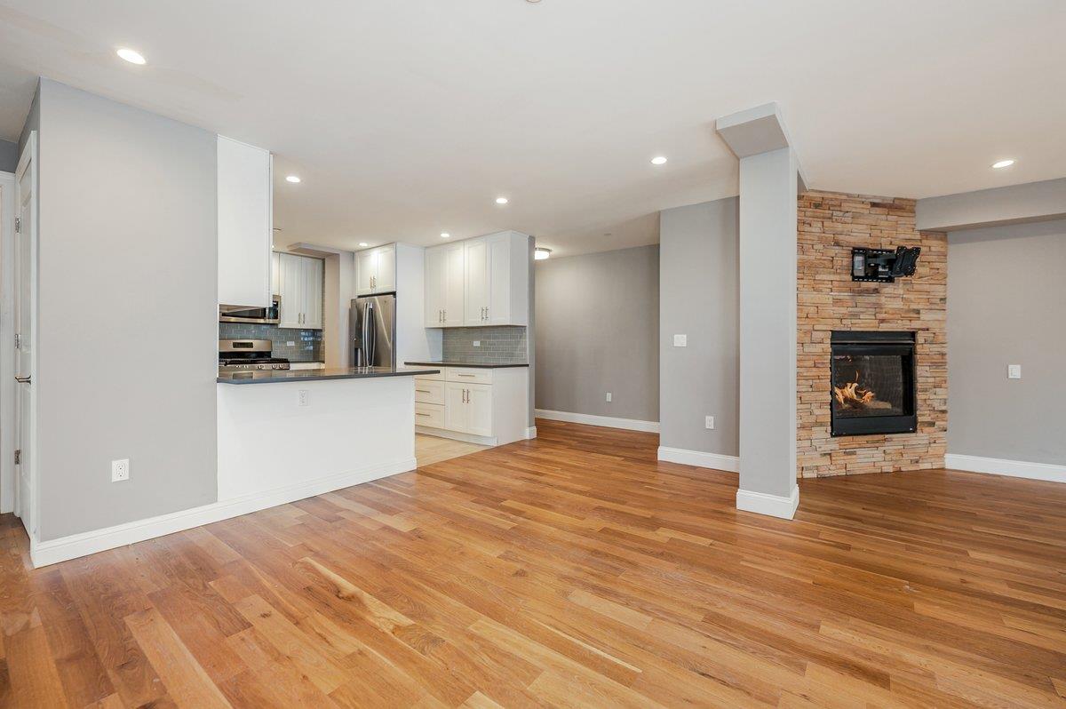 661 W Broadway 203 Property Photo 6