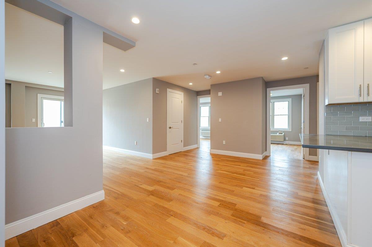 661 W Broadway 203 Property Photo 7