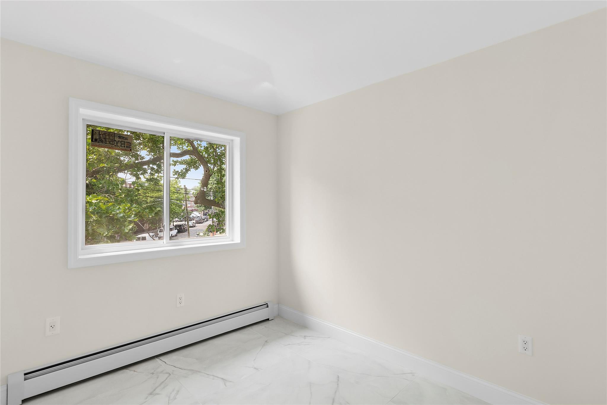 104-47 49 Avenue Property Photo 17